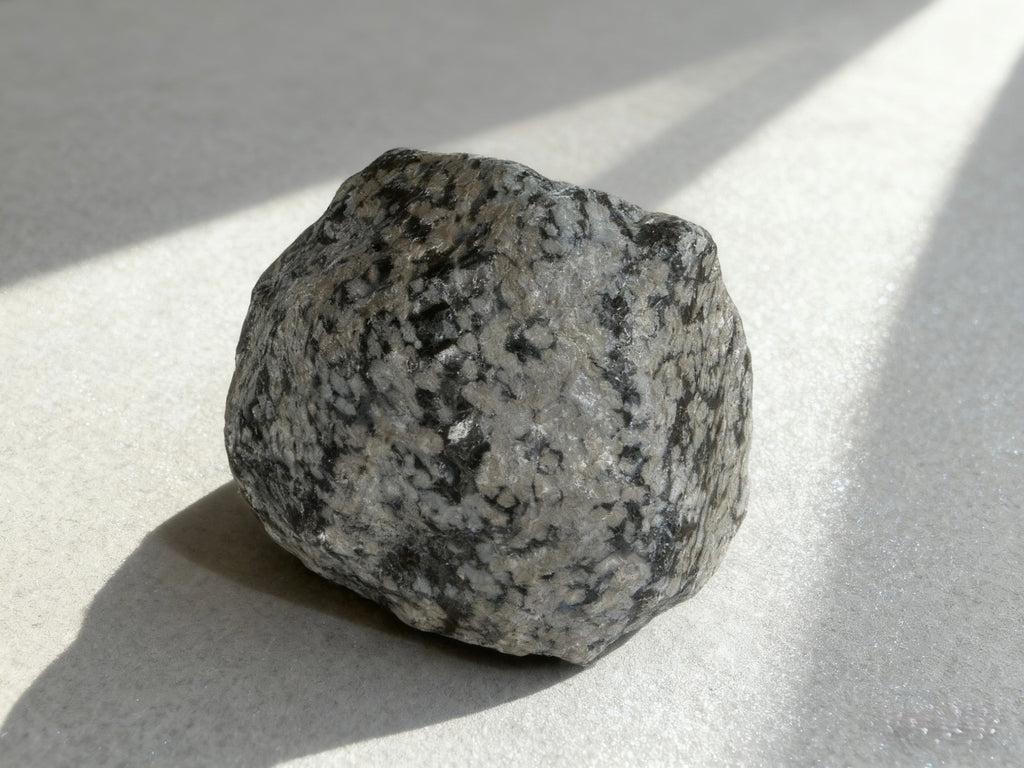 Omira Raw Crystal Collection — 25 Natural Stones